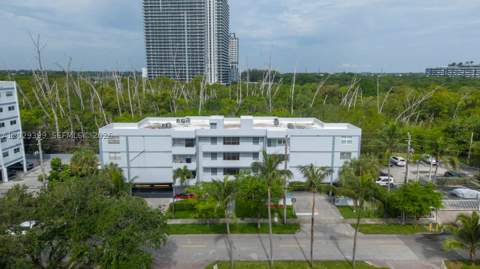 16518 NE 26th Ave 202, North Miami Beach FL - photo 24 of 37