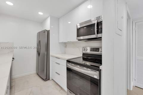 16518 NE 26th Ave 202, North Miami Beach FL - photo 6 of 37