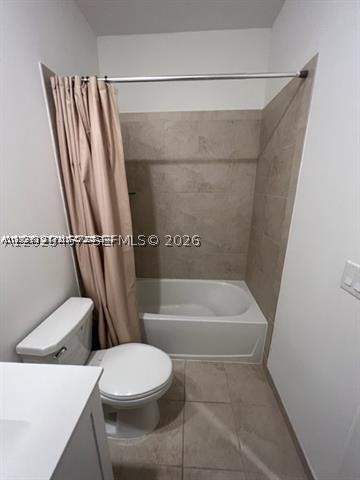 327 NE 208th Ter, Miami FL - photo 17 of 28
