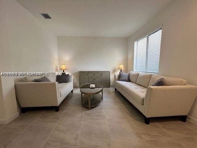 3 bedroom Townhouse at 327 NE 208th Ter, Via Ventura Neighborhood, Miami — photo 2