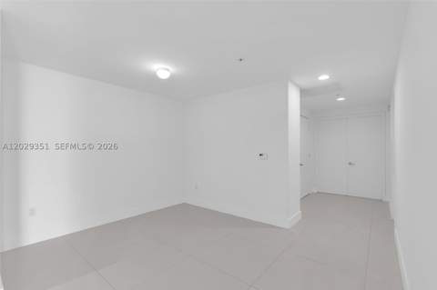 17111 Biscayne Bl 506, North Miami Beach FL - photo 6 of 53