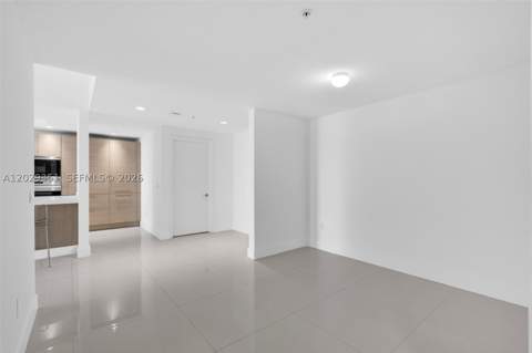 17111 Biscayne Bl 506, North Miami Beach FL - photo 7 of 53