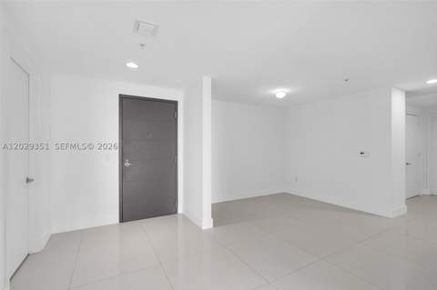 17111 Biscayne Bl 506, North Miami Beach FL - photo 9 of 53