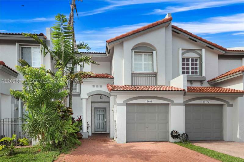 3 bedroom Townhouse at 11468 NW 50th Ter, Doral Landings Townhomes, Doral — photo 2
