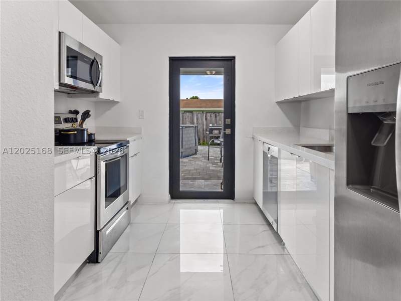3 bedroom Townhouse at 10769 SW 146th St, Fifth Addition To Richmon, Miami — photo 4