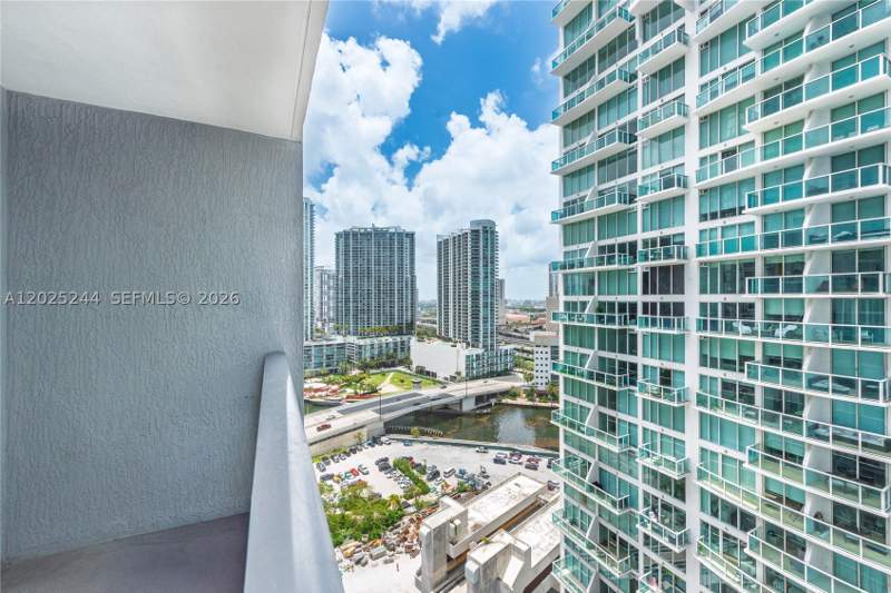 1 bedroom Condominium at 31 SE 6th St 2506, Mybrickell Condo, Miami — photo 2