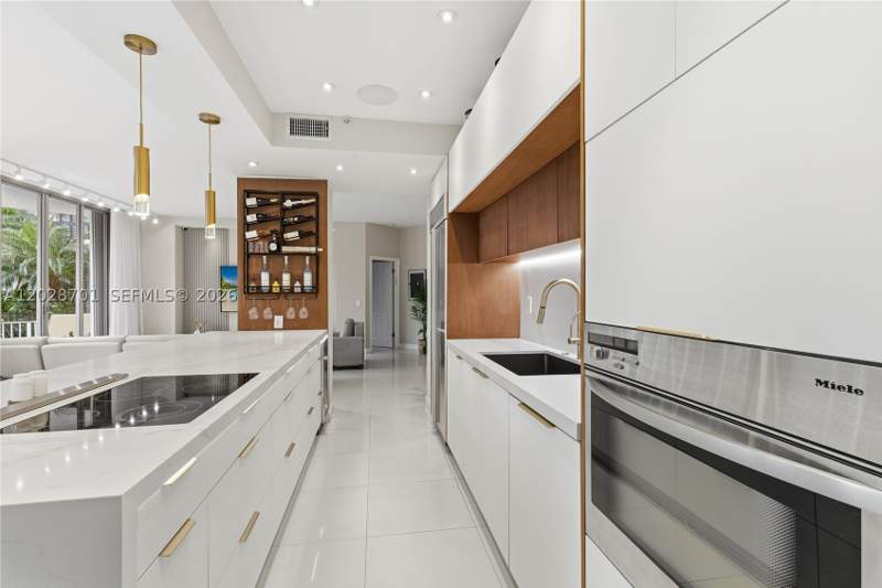 2 bedroom Condominium at 3500 Mystic Pointe Dr 104, Mystic Pointe At Aventura, Aventura — photo 4
