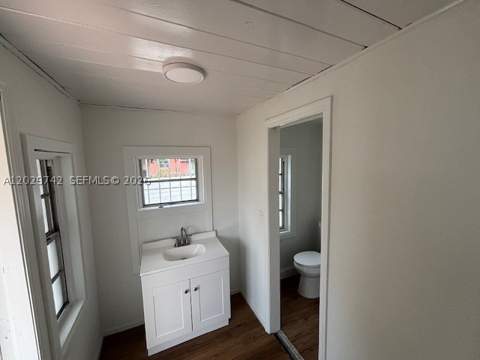 34 NW 69th St, Miami FL - photo 11 of 19