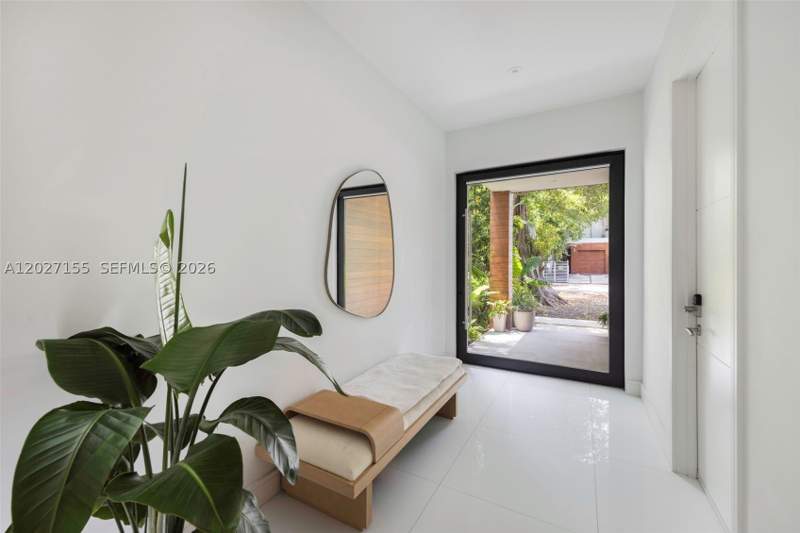 4 bedroom Townhouse at 2986 Coconut Ave, Palm Terrace, Coconut Grove — photo 4