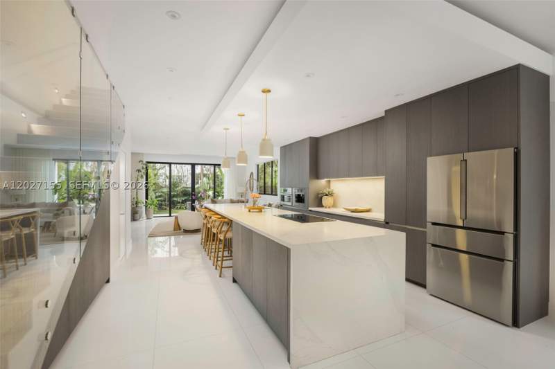 4 bedroom Townhouse at 2986 Coconut Ave, Palm Terrace, Coconut Grove — photo 5
