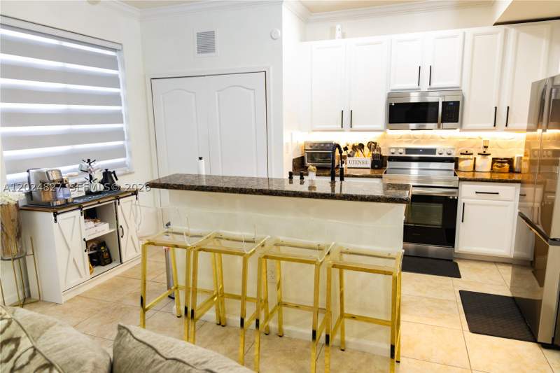 4 bedroom Townhouse at 21101 NW 14th Pl 335, Majorca Isles III Condo, Miami Gardens — photo 4