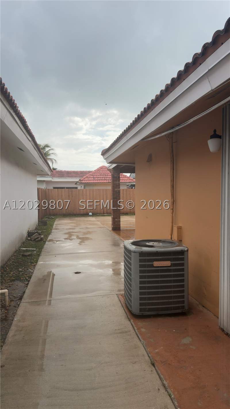 4 bedroom SingleFamilyResidence at 5890 SW 147th Ct, West Miller Heights Sec 1, Miami — photo 5