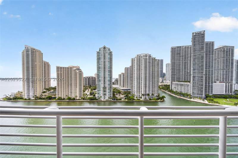 2 bedroom Condominium at 325 S Biscayne Blvd 2219, One Miami West Condo, Miami — photo 2