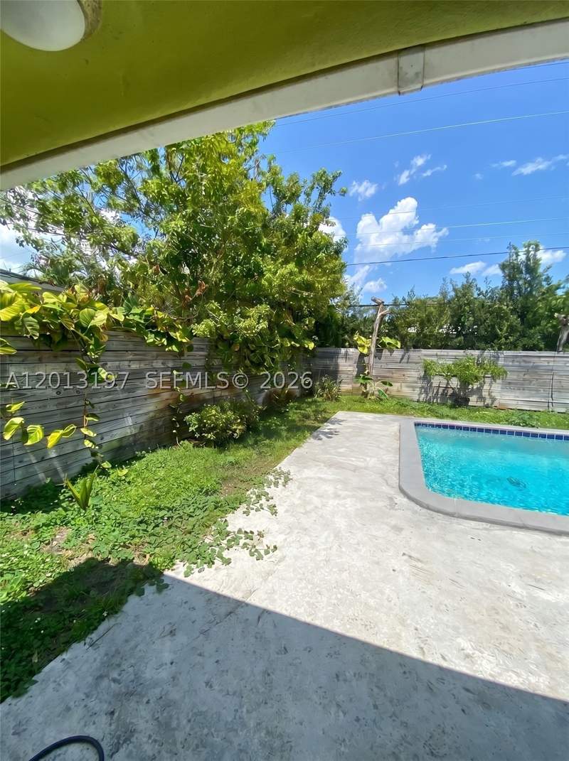 4 bedroom SingleFamilyResidence at 21335 NE 19th Ct, First Addn To Highland GA, Miami — photo 3