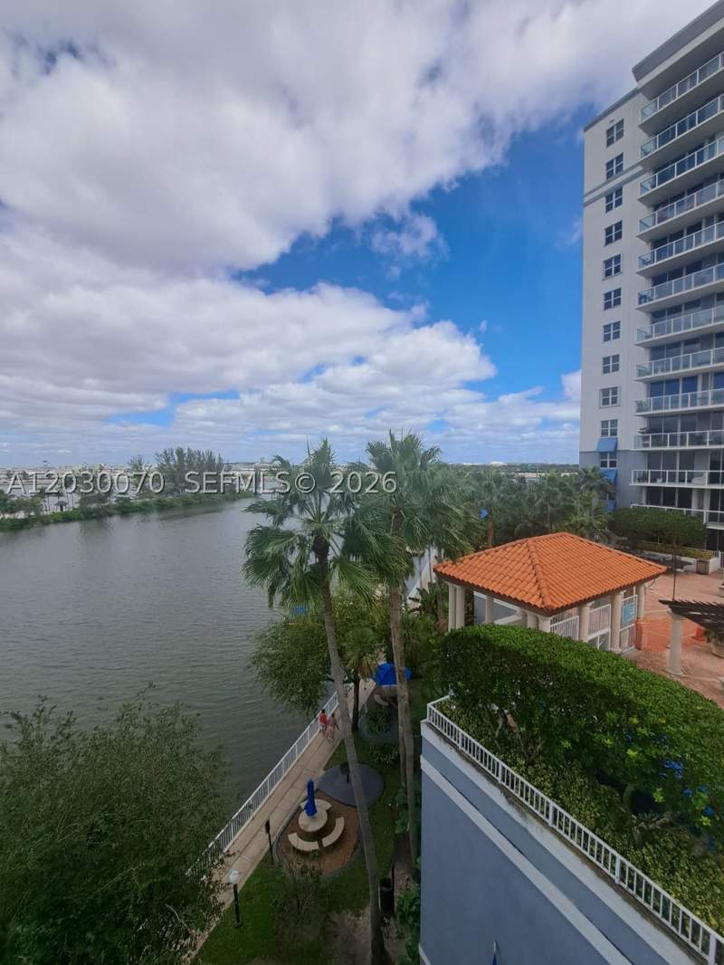2 bedroom Condominium at 5085 NW 7th St 602, Blue Lagoon Condo, Miami — photo 2