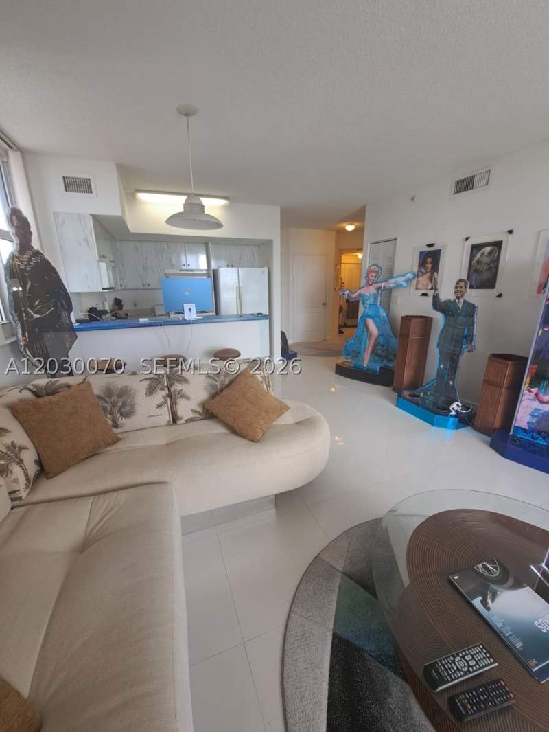 2 bedroom Condominium at 5085 NW 7th St 602, Blue Lagoon Condo, Miami — photo 3