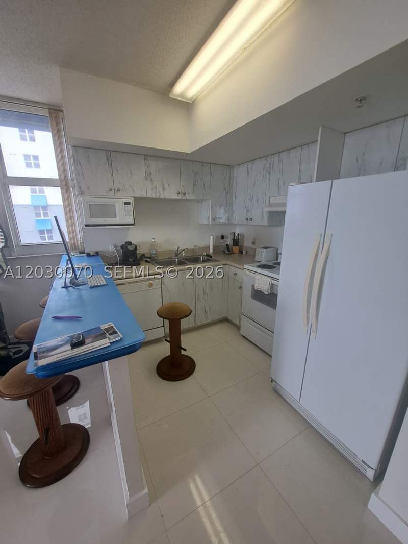 2 bedroom Condominium at 5085 NW 7th St 602, Blue Lagoon Condo, Miami — photo 5