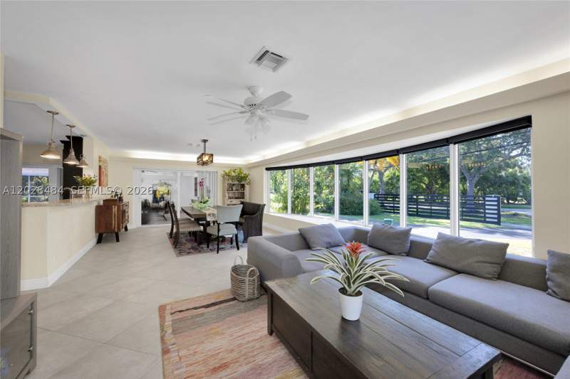 4 bedroom SingleFamilyResidence at 6970 SW 124th St, Fairmont Acres Sec 1, Pinecrest — photo 4