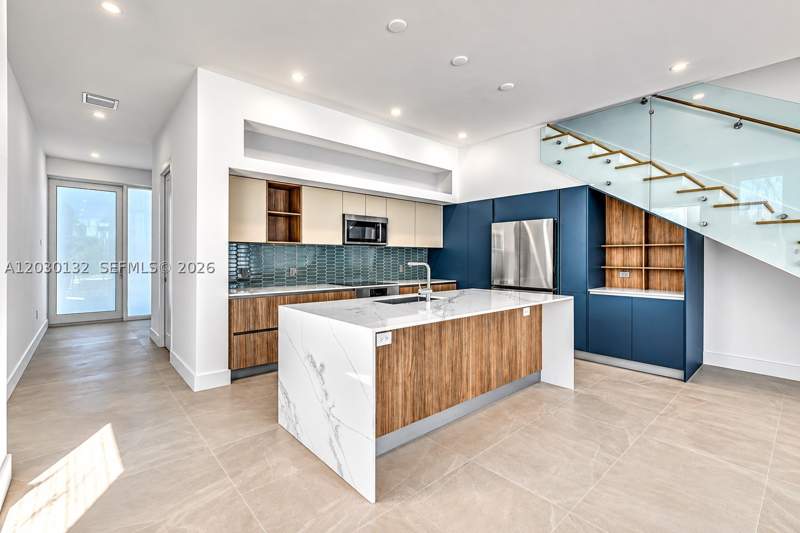 4 bedroom Townhouse at 2841 SW 38th Ct unit B, Realty Securities Corppb, Miami — photo 3
