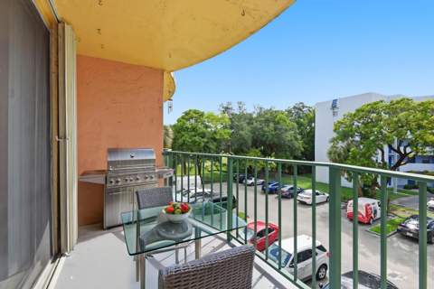 9360 Fontainebleau Boulevard Apt 310, Miami FL - photo 10 of 29