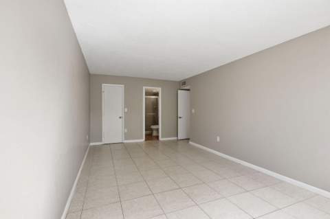 9360 Fontainebleau Boulevard Apt 310, Miami FL - photo 21 of 29