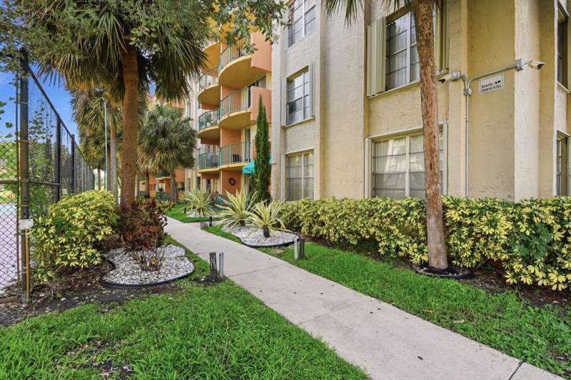 2 bedroom Condominium at 9360 Fontainebleau Boulevard Apt 310, The Fountains At Fontaineb, Miami — photo 3