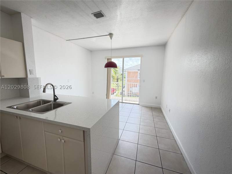 2 bedroom Condominium at 7080 NW 177th St 209-13, Shoma Homes At Country Cl, Hialeah — photo 4