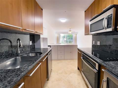 1670 Bay Rd 2D, Miami Beach FL - photo 7 of 19