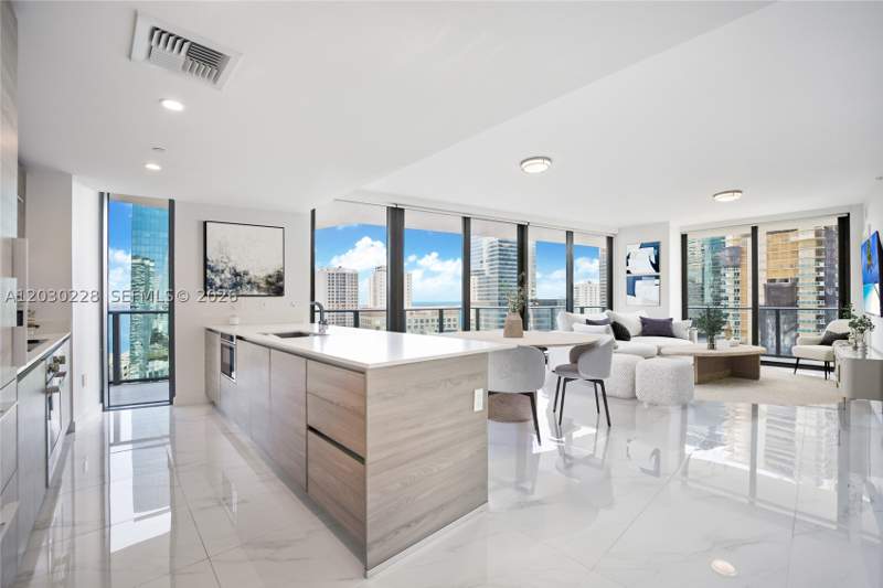 3 bedroom Condominium at 1300 S Miami Ave 1705, 1300 S Miami Avenue Condo, Miami — photo 3