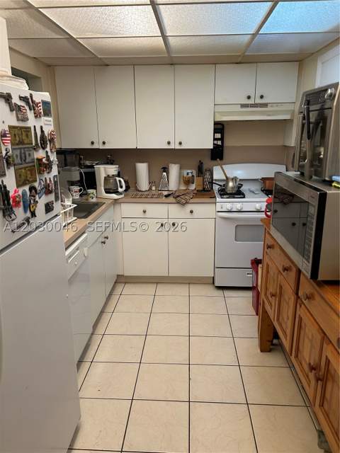18051 NW 68th Ave K104, Hialeah FL - photo 11 of 22