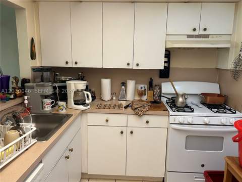 18051 NW 68th Ave K104, Hialeah FL - photo 9 of 22