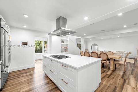 5236 Pine Tree Dr, Miami Beach FL - photo 13 of 52