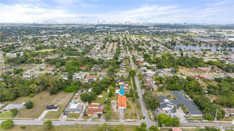 1895 NW 175th St, Miami Gardens FL - photo 10 of 92