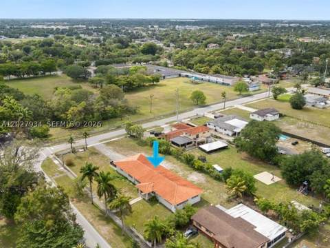 1895 NW 175th St, Miami Gardens FL - photo 16 of 92