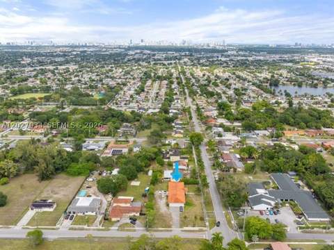 1895 NW 175th St, Miami Gardens FL - photo 8 of 92