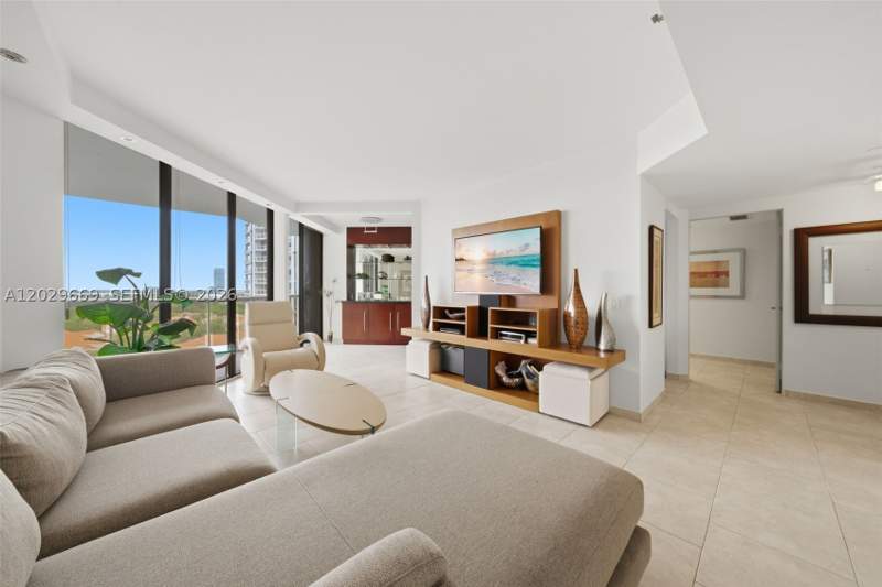 2 bedroom Condominium at 3610 Yacht Club Dr 1115, Portsview @ The Waterways, Aventura — photo 4