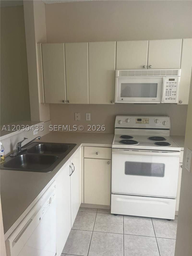 2 bedroom Townhouse at 2322 SE 23rd Ave 2322, Towngate Condo Nine, Homestead — photo 5