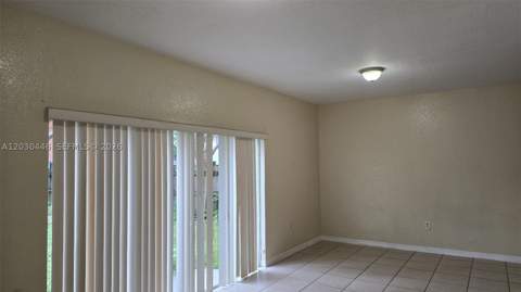 671 SW 10th St, Florida City FL - photo 7 of 19