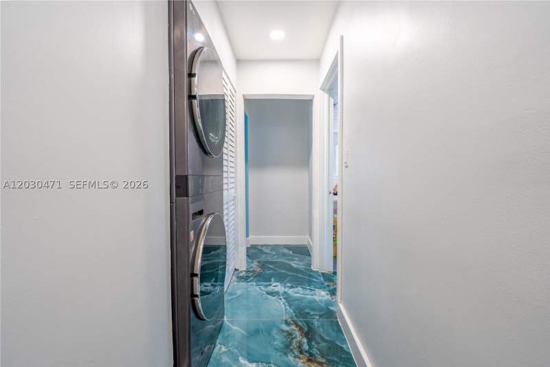 4 bedroom SingleFamilyResidence at 11851 SW 181st St, South Miami Heights Addn, Miami — photo 3