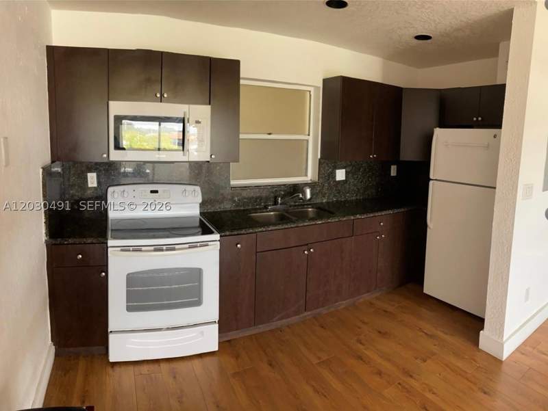 1 bedroom Condominium at 7410 SW 82nd St K401, Village At Dadeland Condo, Miami — photo 2
