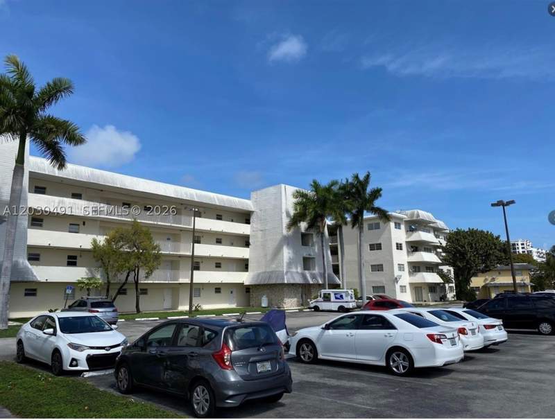 1 bedroom Condominium at 7410 SW 82nd St K401, Village At Dadeland Condo, Miami — photo 4
