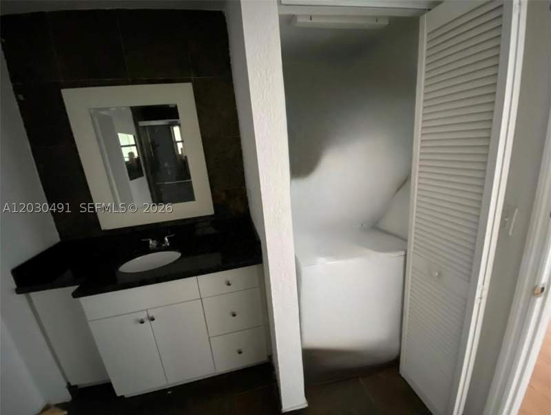 1 bedroom Condominium at 7410 SW 82nd St K401, Village At Dadeland Condo, Miami — photo 5