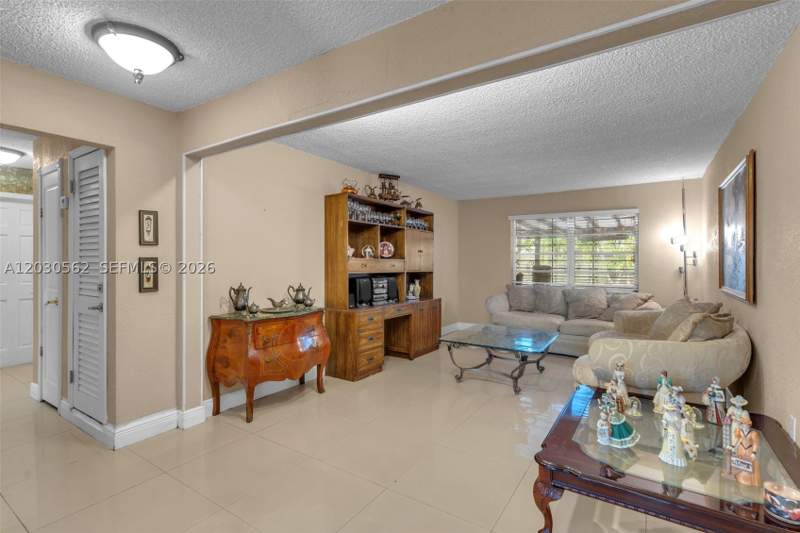 3 bedroom SingleFamilyResidence at 1320 SW 84th Ave, Samuel Beck Sub, Miami — photo 5