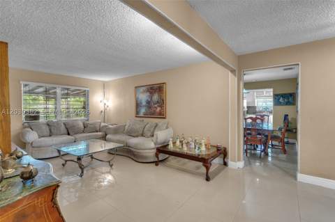 1320 SW 84th Ave, Miami FL - photo 6 of 44