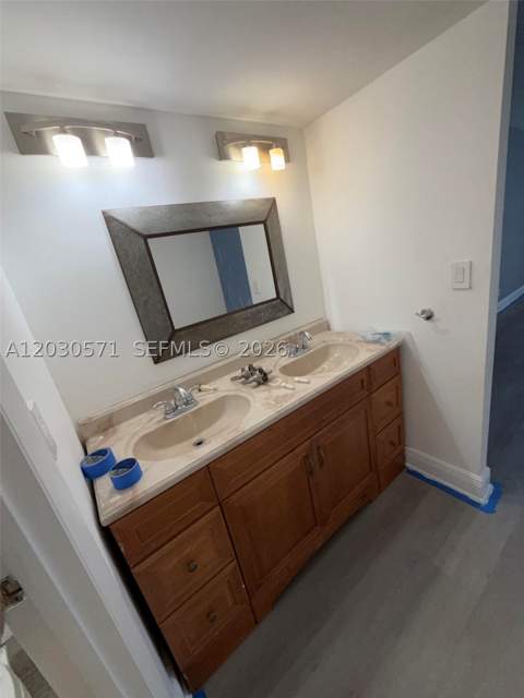 3301 N Country Club Dr 407, Aventura FL - photo 6 of 9