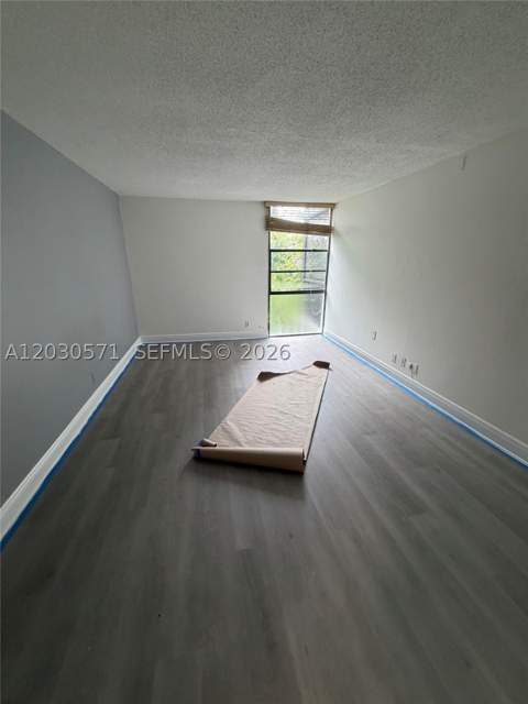 3301 N Country Club Dr 407, Aventura FL - photo 7 of 9