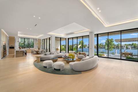 360 S Hibiscus Drive, Miami Beach FL - photo 13 of 93