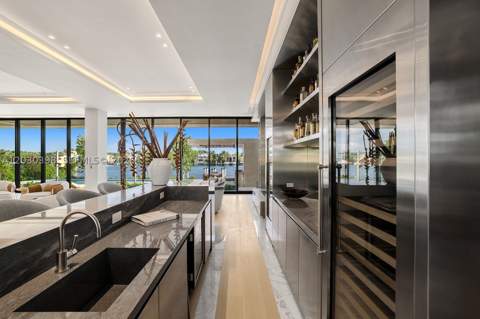 360 S Hibiscus Drive, Miami Beach FL - photo 19 of 93
