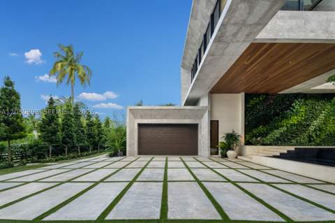 360 S Hibiscus Drive, Miami Beach FL - photo 7 of 93