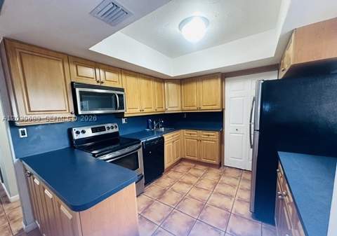 8775 Park Blvd 309, Miami FL - photo 7 of 19
